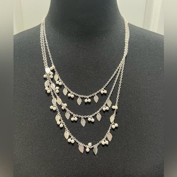 VINTAGE Premier Designs Silver-Tone Leaf and Pearl Multi-Strand Necklace NWT - Picture 1 of 4